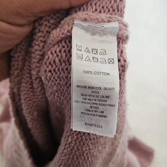 Pink V-Neck Sweater with Long Sleeves - Picture 9 of 16